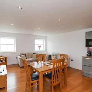 Sandsend View Apartment Whitby